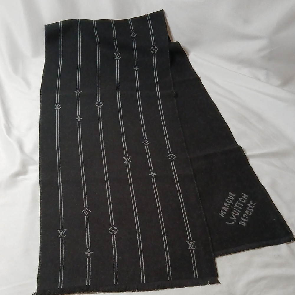 Louis Vuitton Black and Gray Men's Scarf